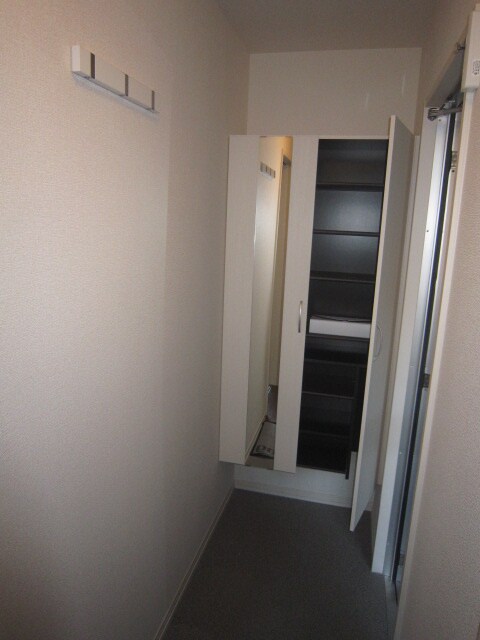 物件内観写真15　(靴箱)