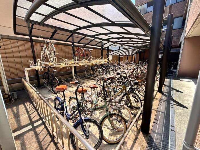 物件外観写真3　(駐輪場)