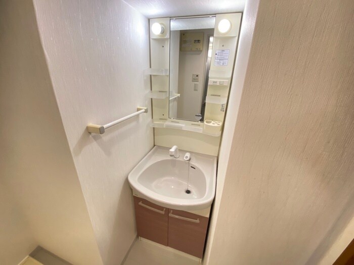 物件内観写真11　(洗面)