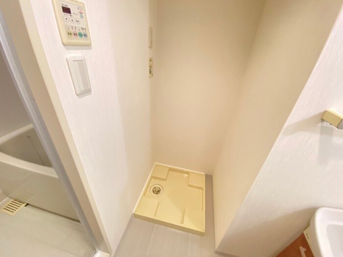 物件内観写真18　(洗濯機置場)