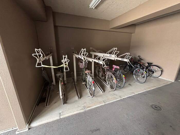 物件外観写真6　(駐輪場)