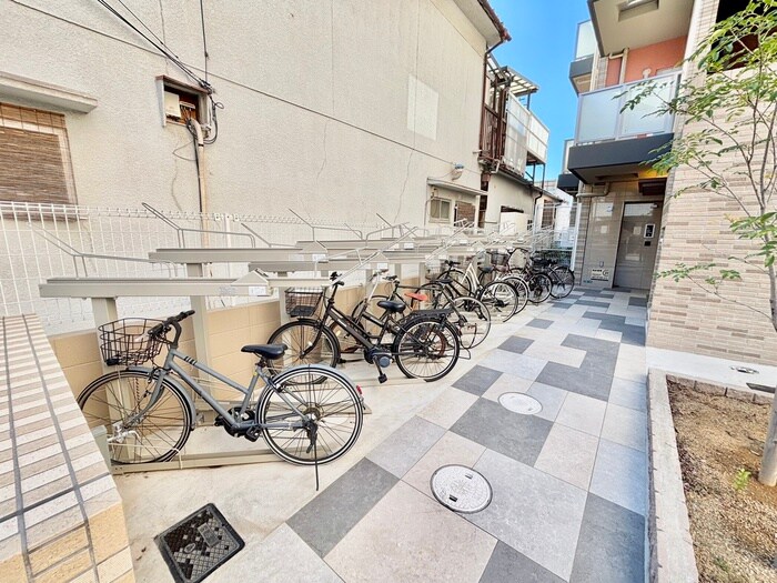 物件外観写真3　(駐輪場)
