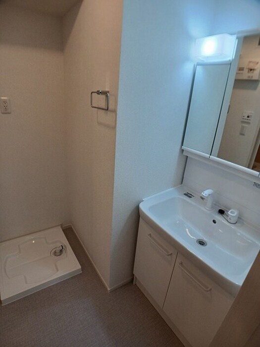 物件内観写真12　(洗濯機置場)