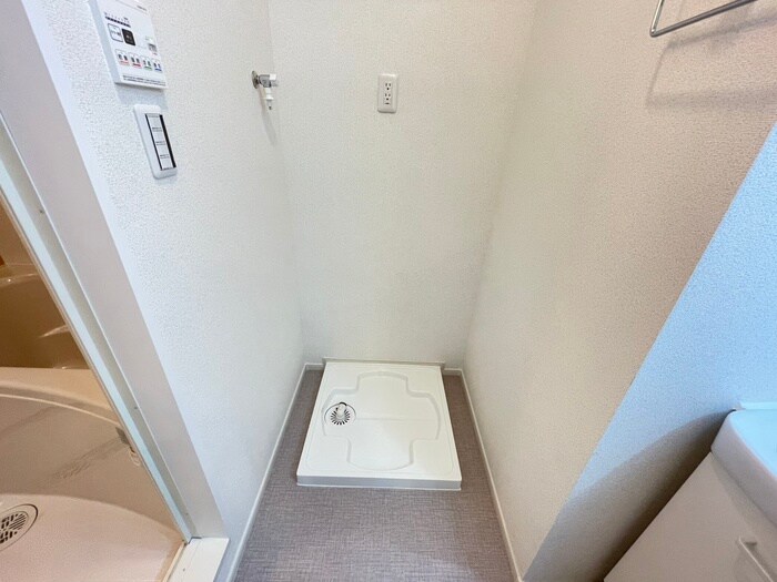 物件内観写真13　(洗濯機置場)