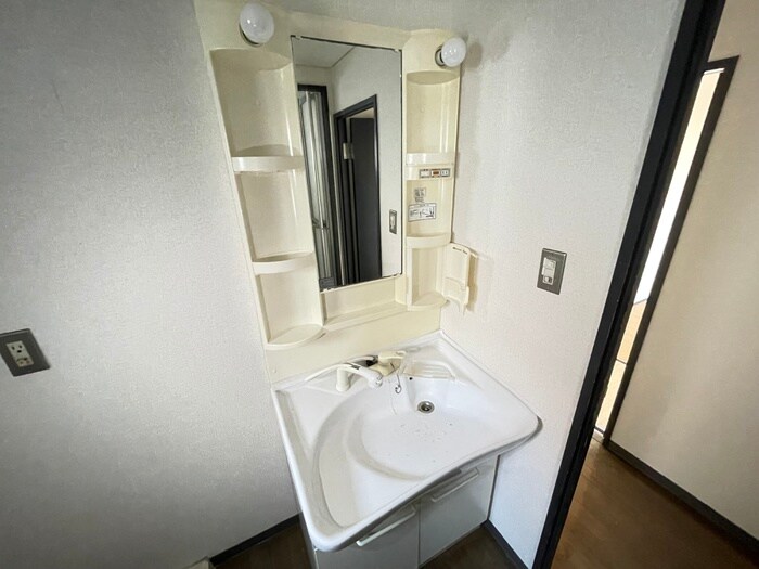 物件内観写真11　(洗面)