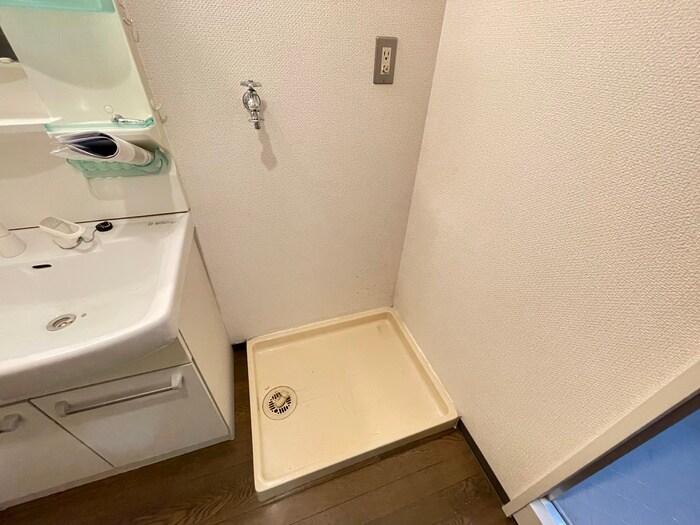 物件内観写真13　(洗濯機置場)