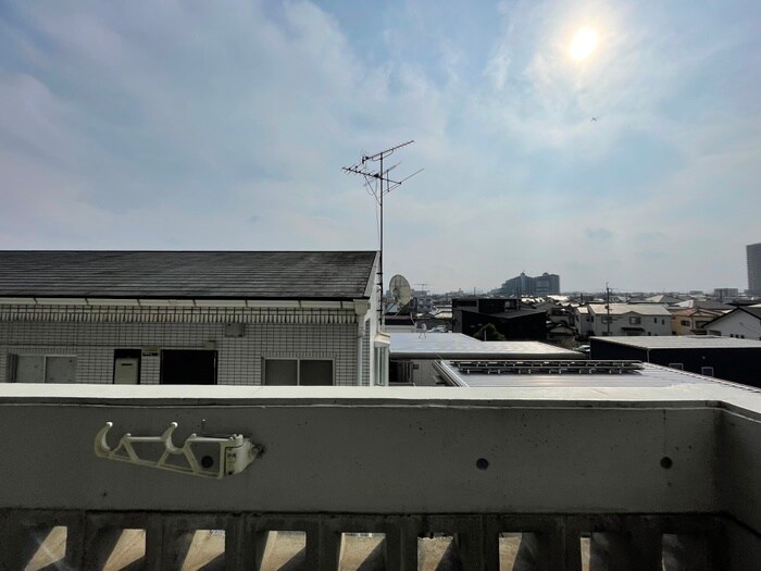 物件内観写真22　(室内からの展望)