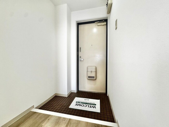 物件内観写真17　(玄関)