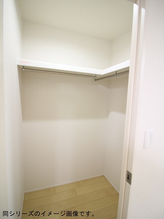 物件内観写真16　(収納)