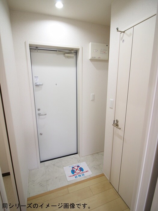 物件内観写真19　(玄関)