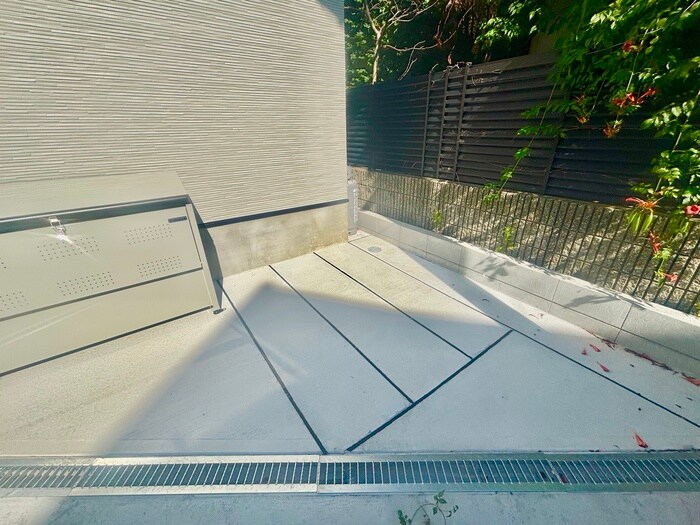 物件外観写真5　(駐輪場)