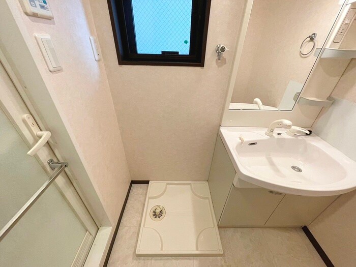 物件内観写真9　(洗濯機置場)