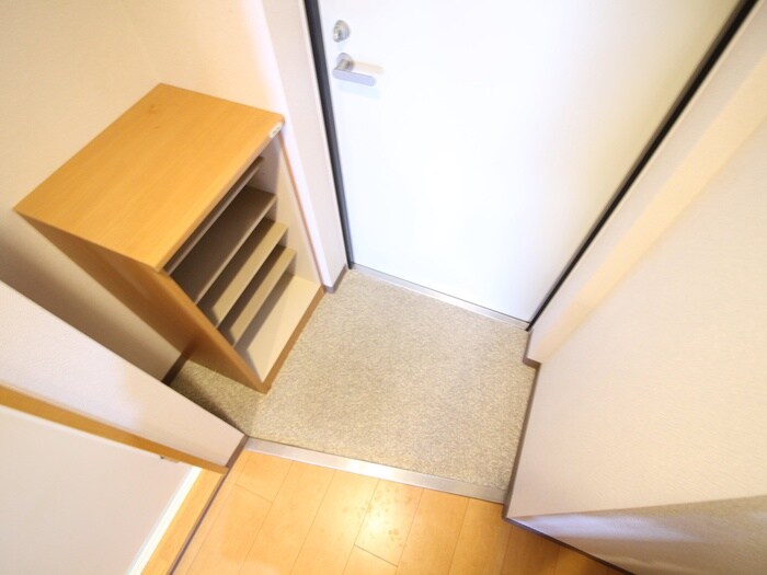 物件内観写真12　(玄関)