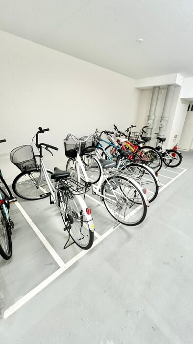 物件外観写真5　(駐輪場)