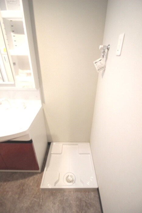 物件内観写真12　(洗濯機置場)