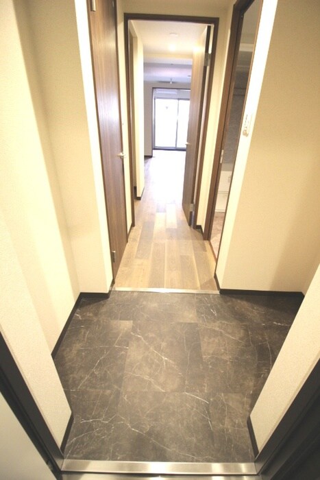 物件内観写真16　(玄関)