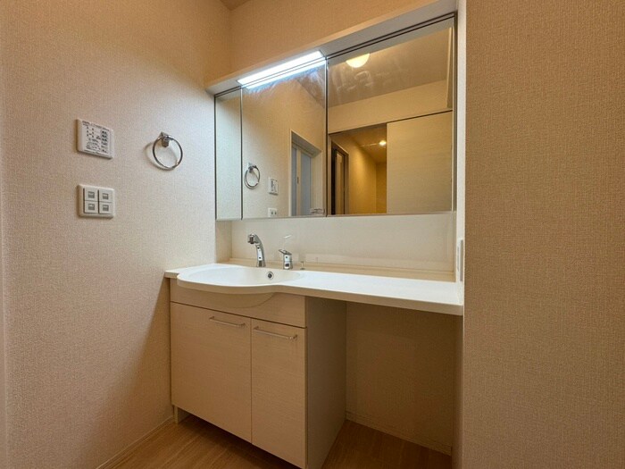 物件内観写真8　(洗面)