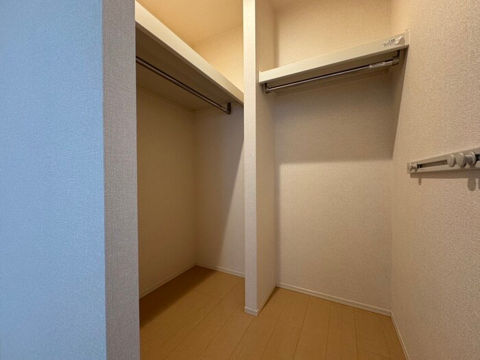物件内観写真15　(収納)