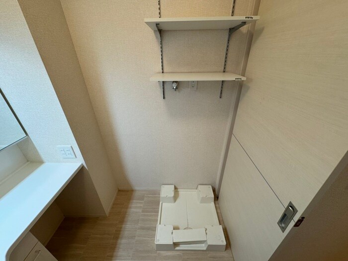 物件内観写真17　(洗濯機置場)