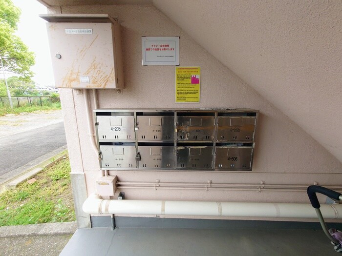 物件外観写真5　(エントランス部分)