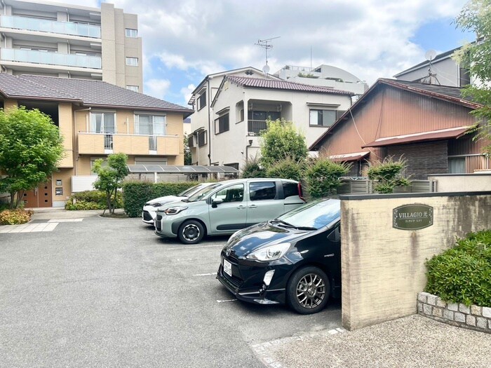 物件外観写真5　(駐車場)