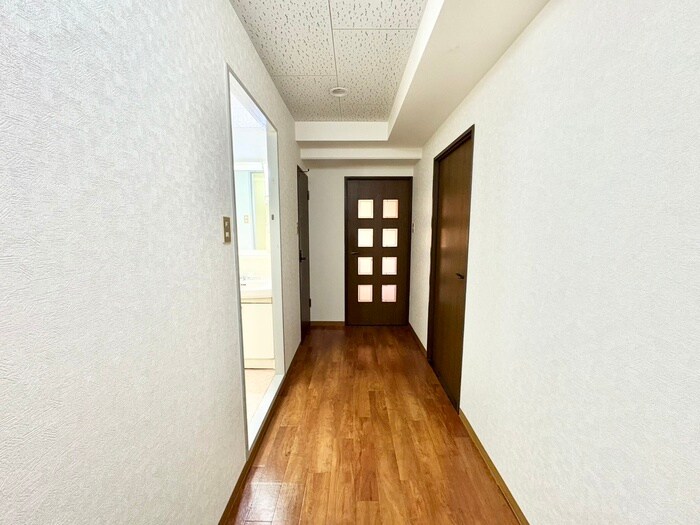 物件内観写真18　(廊下)