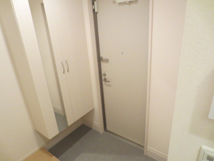 物件内観写真15　(玄関)