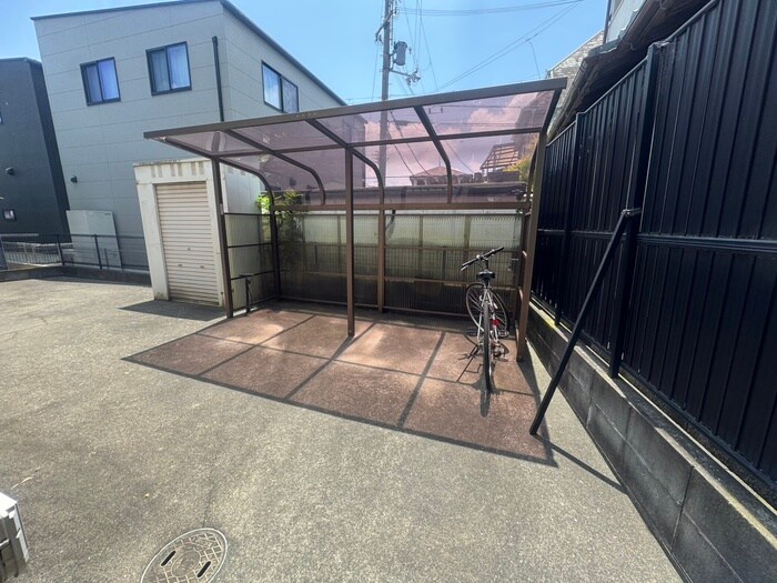 物件外観写真3　(駐輪場)
