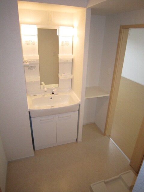 物件内観写真12　(洗面)