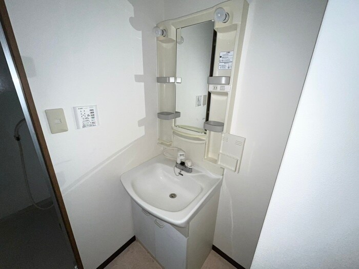 物件内観写真10　(洗面)