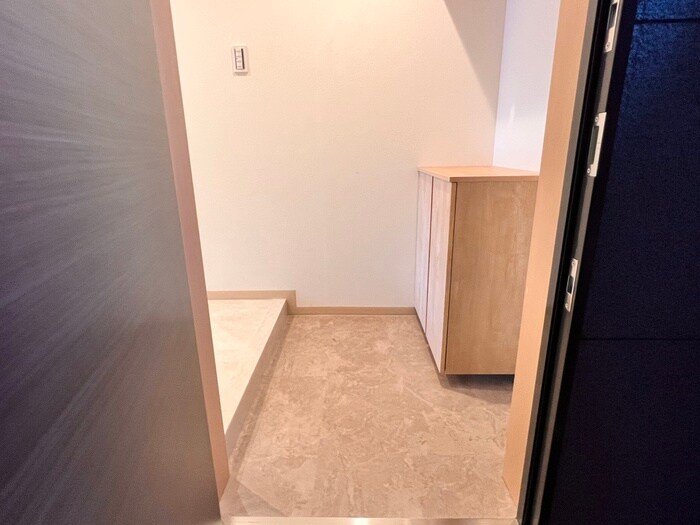 物件内観写真15　(玄関)