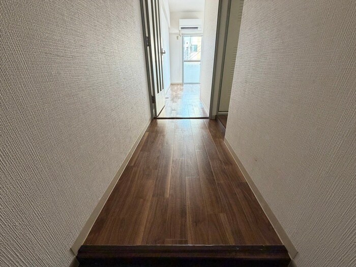 物件内観写真16　(廊下)