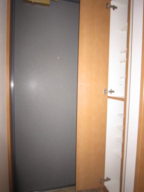 物件内観写真14　(玄関)