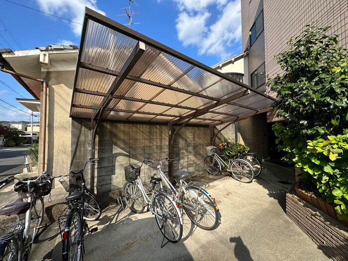 物件外観写真2　(駐輪場)