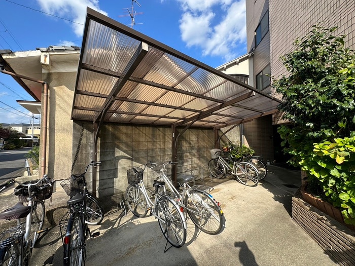 物件外観写真2　(駐輪場)