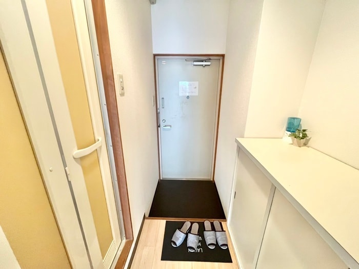 物件内観写真16　(玄関)