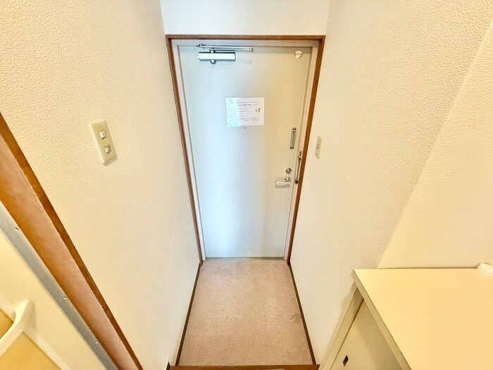 物件内観写真17　(玄関)