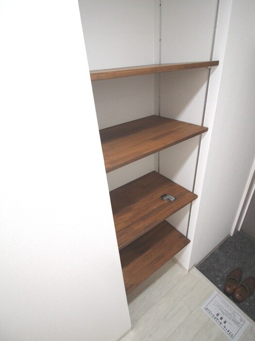 物件内観写真8　(靴箱)