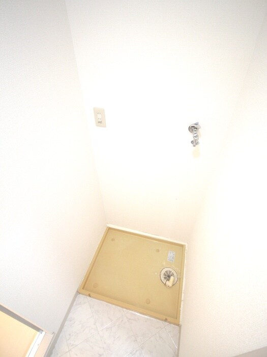 物件内観写真13　(洗濯機置場)