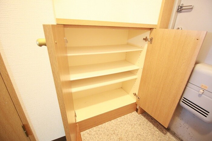 物件内観写真8　(靴箱)