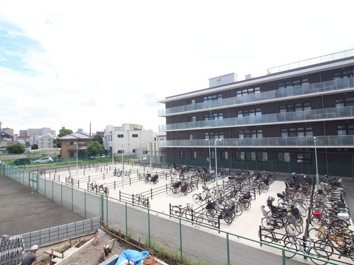 物件内観写真14　(室内からの展望)