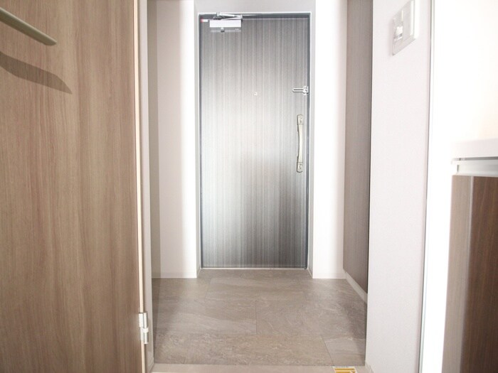 物件内観写真15　(玄関)