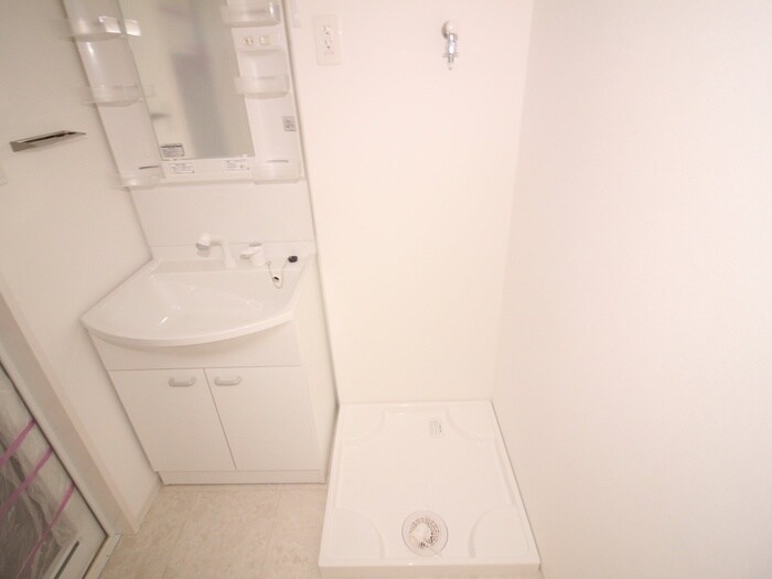 物件内観写真17　(洗濯機置場)