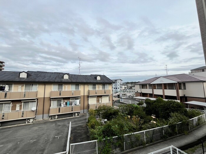 物件内観写真18　(室内からの展望)