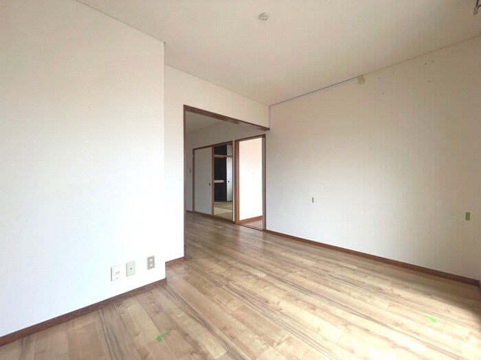 物件内観写真10　(居室)