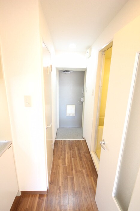 物件内観写真19　(廊下)