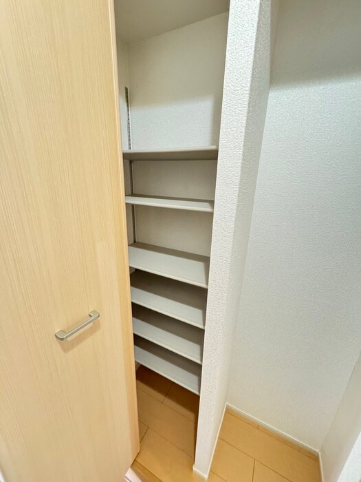 物件内観写真15　(靴箱)