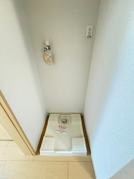 物件内観写真17　(洗濯機置場)