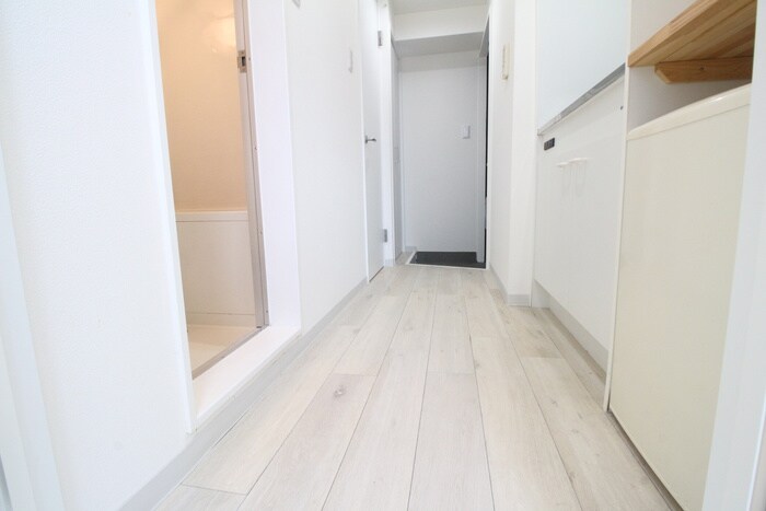 物件内観写真12　(廊下)