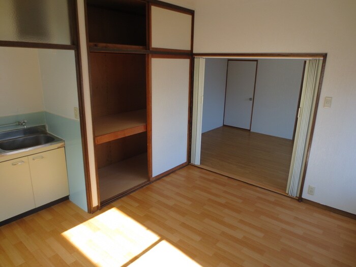 物件内観写真7　(居室)